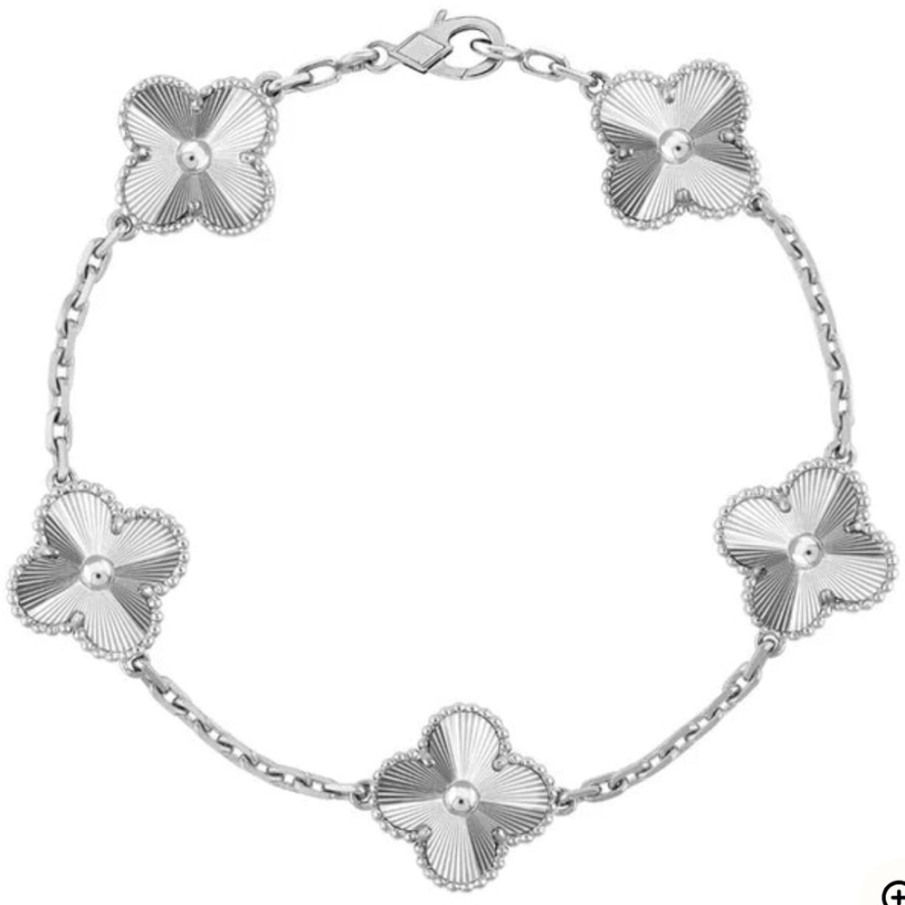Silver Clover Bracelet